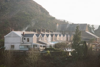Report reveals that housing sales in Wales are continuing to fall 