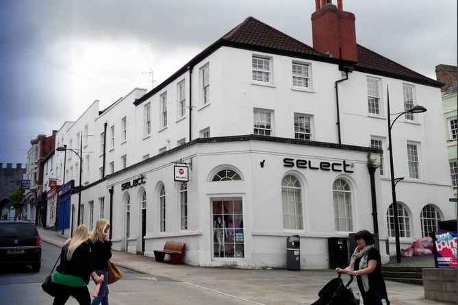 The former fashion store Select in Chepstow could open as a Costa Coffee