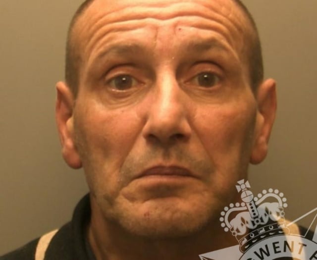 Man jailed for court threats to detective