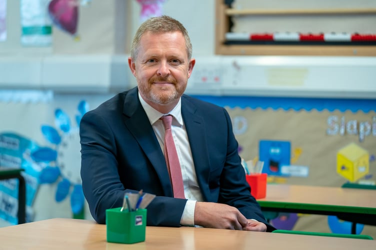 Education and Welsh Language Minister, Jeremy Miles, visits Ysgol Santes Tudful, Merthyr Tydfil.
