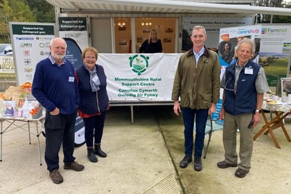 MP David Davies pays visit to Rural Support Centre at Raglan market