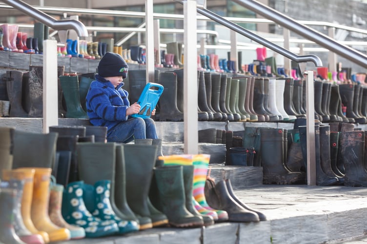 Wellies/ senedd