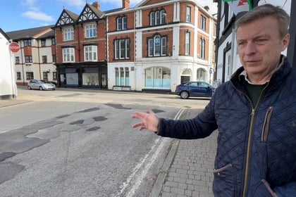 Usk councillor calls for action on potholes from MCC