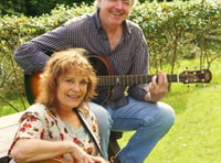 International duo in concert at folk club