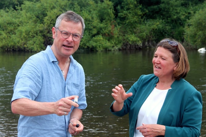 Hugh Fearnley-Whittingstall and North Herefordshire Green candidate test the water quality in the Wye at Hoarwithy.