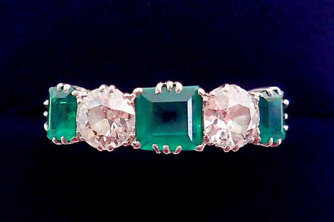 Fine Emerald and Diamond Ring 